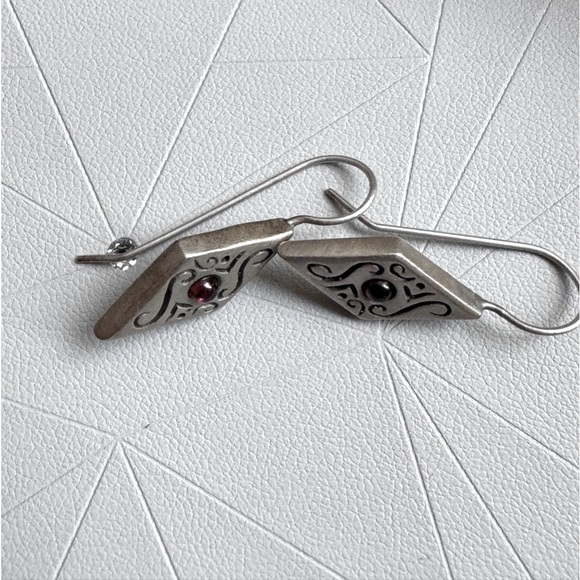 🔻Stunning .925 Sterling Silver and Ruby Art Deco Vintage Earrings Never Worn - Picture 4 of 10